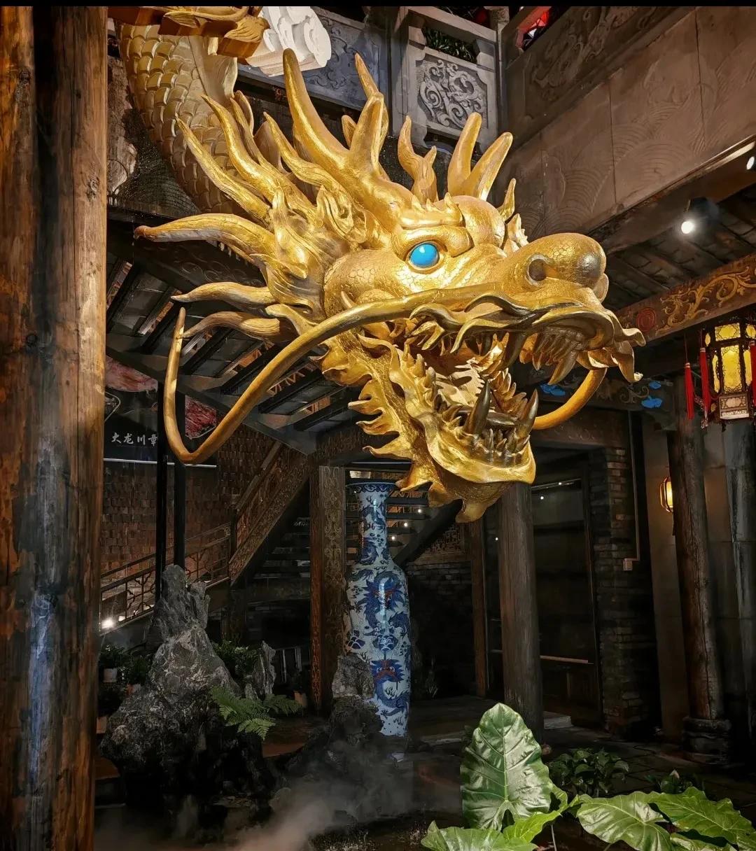 海口大龙翻印居然倒闭了！想当年，那可是炙手可热的火锅店。



七八年以前，它在