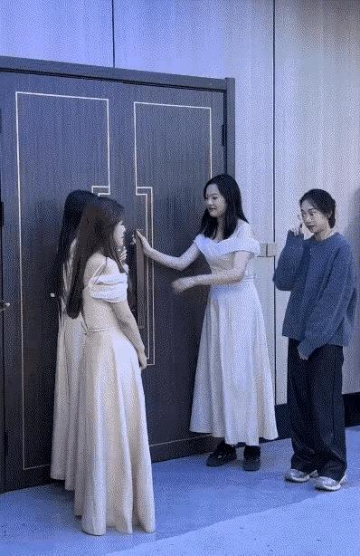这是为了省婚纱钱吗？