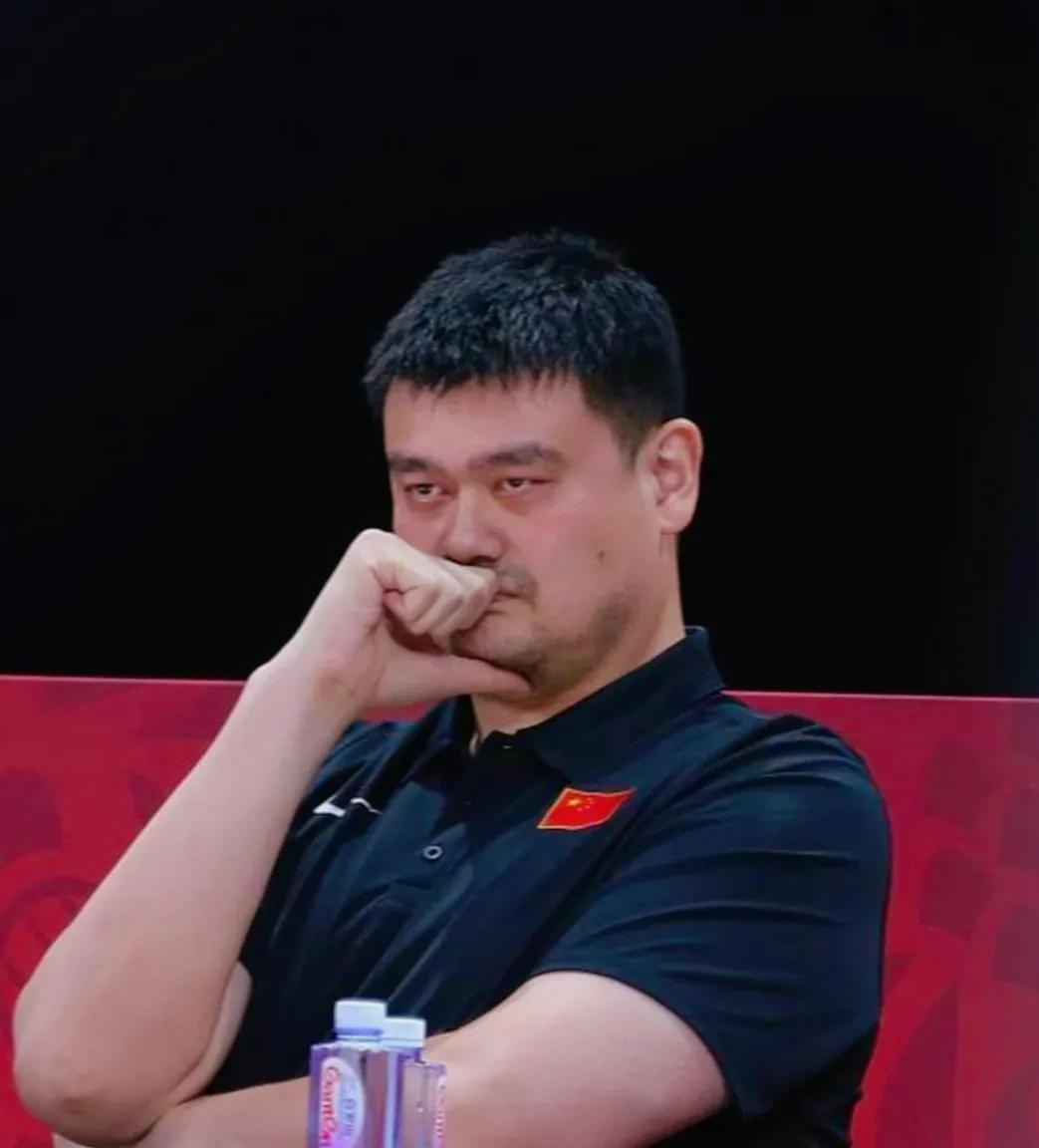 中国男篮因伤或者其他原因没入选球员，组队和亚洲杯这支男篮打一场你认为谁会赢？
中