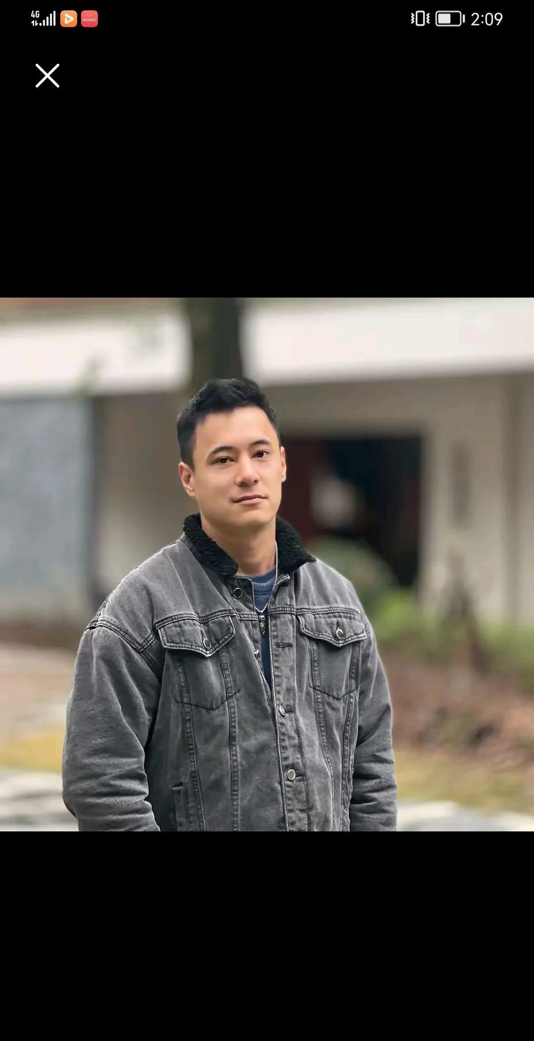 天呐！
蒋介石的第四代都下决心来杭州发展了！他叫蒋友青，眼睛有点湿润的发了一条抖