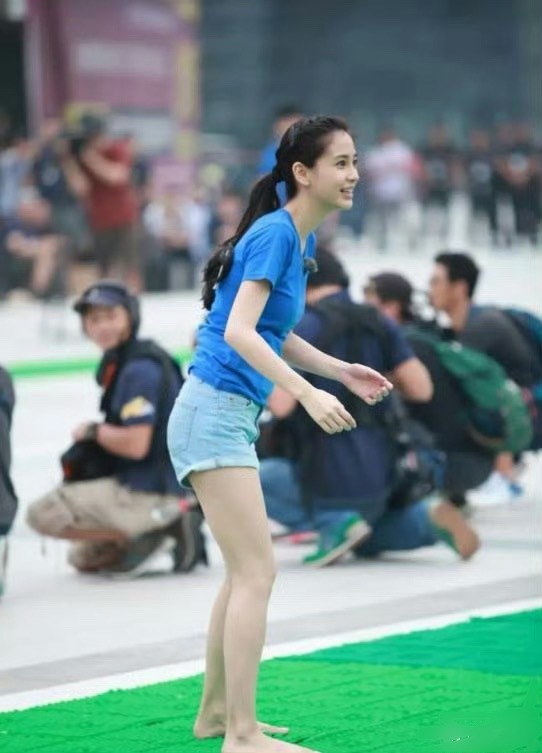 跑男第一季，真的被杨颖惊艳到了，这应该是她的颜值巅峰吧！ ​​​