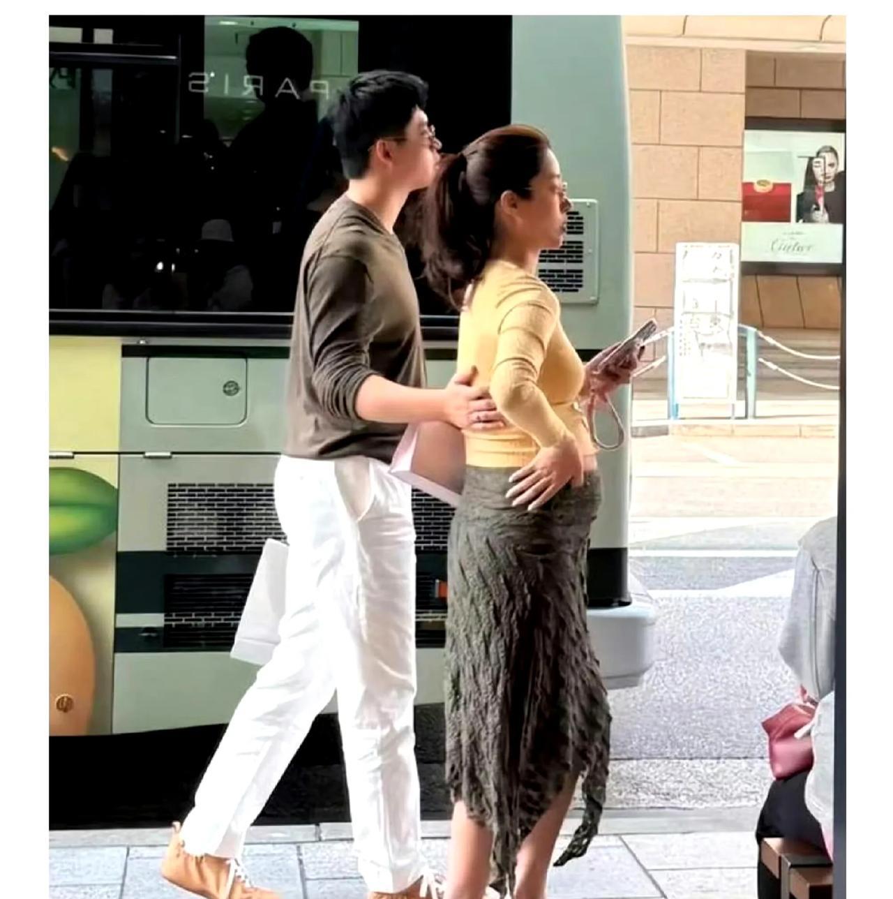 这就有意思了，杨采钰被拍到怀孕，身边陪着是个年轻男人，拍摄冯小刚电影《芳华》被观