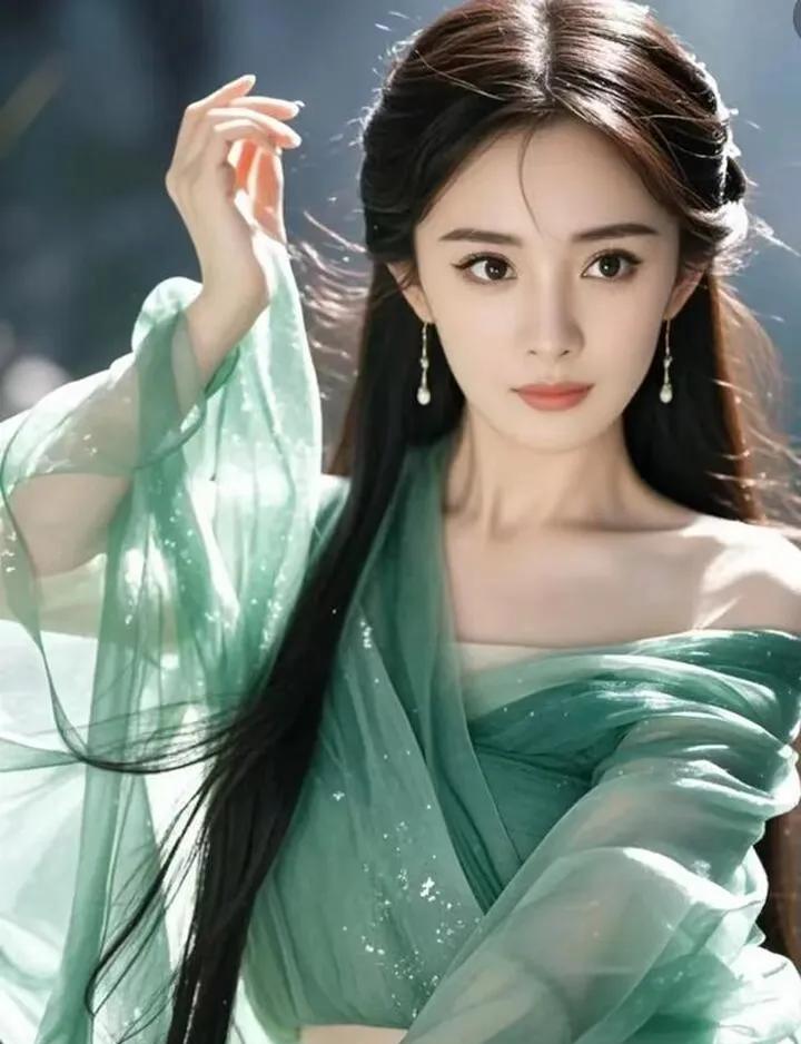 2025年7月16日，电影《长安的荔枝》首映礼在北京举行，杨幂以美少女形象亮相，