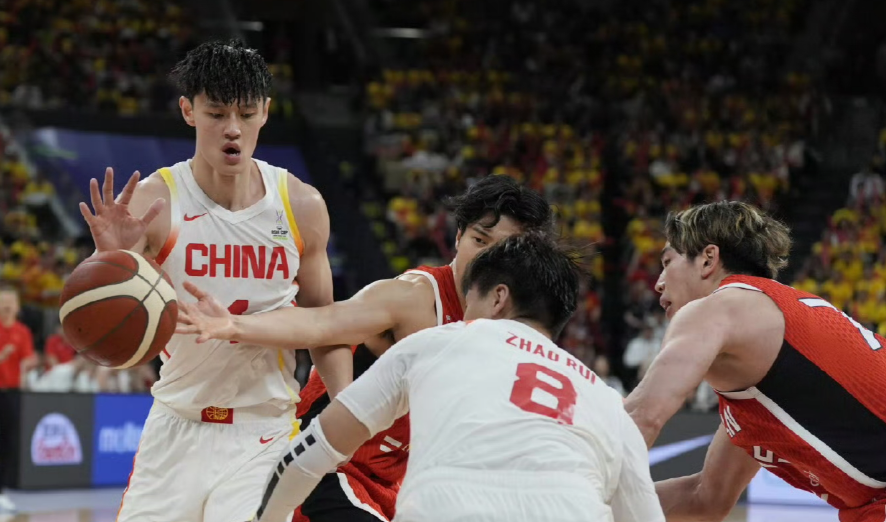 苏群：再碰韩国，不必担忧，赢他们问题不大。

韩国还没打完附加赛呢，但所有人都认