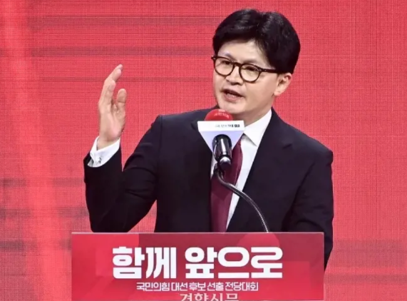韩东勋猛批李在明：“即使国家毁了，也要捞到自己的选票”

前国民力量党代表韩东勋