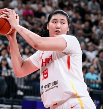 中国女篮新星张子宇新赛季将代表山东女篮出战WCBA。据媒体人白晓篮山东女篮以不菲