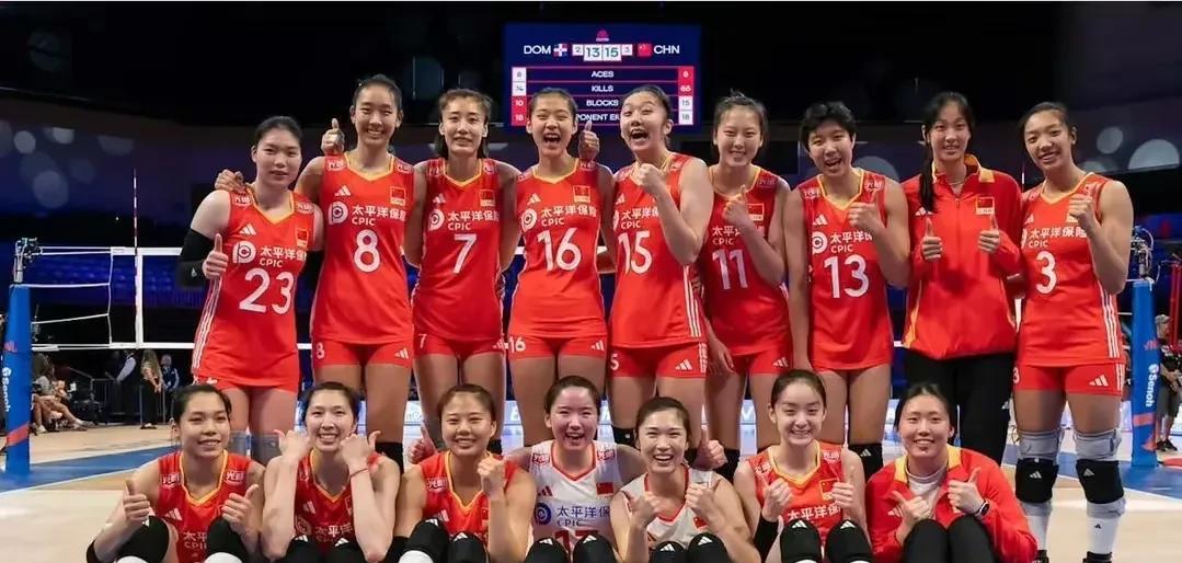 朱婷袁心玥被拿下，女排大换血！
这步险棋，差点把世联赛的家底都赔光。
但不懂这招