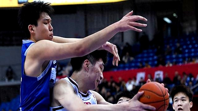 大爆冷！广厦弃将痛击老东家，球队被逼入绝境，青岛距黑8只差1场