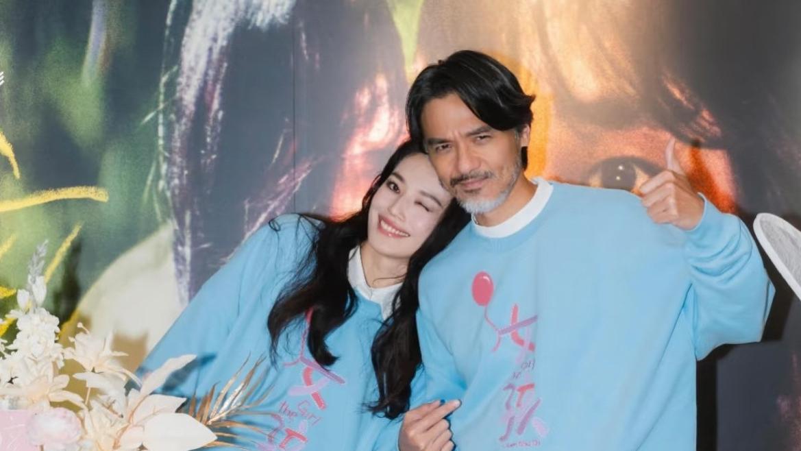 舒淇冯德伦对视拉丝！这才是内娱真夫妻天花板 这波狗粮撒得真甜。