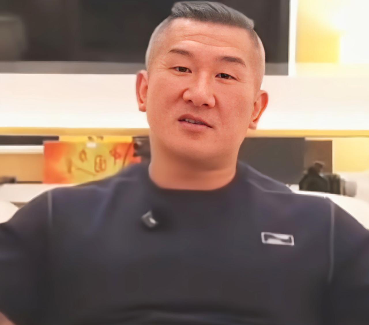 馆长为什么要办电视台？
台湾知名网红馆长最近直播时透露自己要赚钱办一个电视台，打