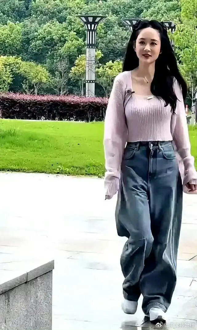 陈乔恩：46岁参加综艺如甜妹，身材略显发福！ ​​​