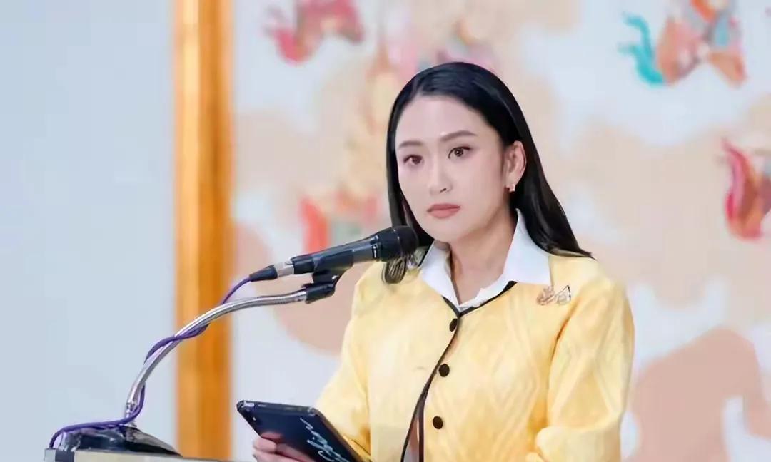泰国军方消息：有三名泰方战士在泰柬边界巡逻时，被地雷炸伤，都已经送往医院救治，泰