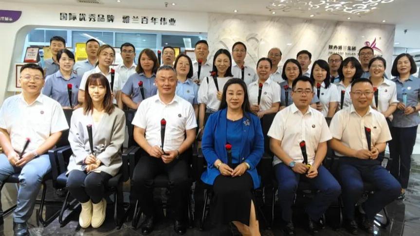 聚力启新学 陕西雅兰商学院开展2025内部MBA开学典礼暨教师节主题活