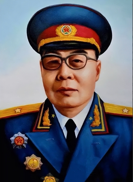 1952年，美军轰炸，志愿军师长被困山洞，战士们挖了30多小时，都没把他挖出来，