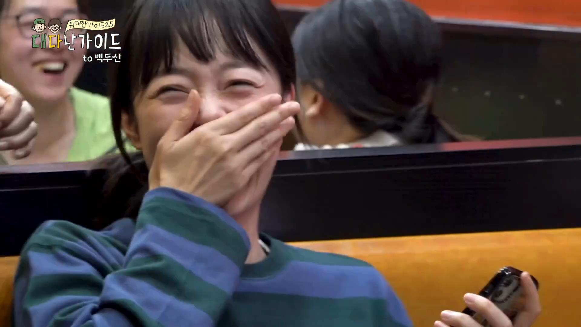 韩国明星到延吉旅游，第一次挑战吃羊鞭，惊得嘴都合不上了！
全昭旻等人在延吉录制节