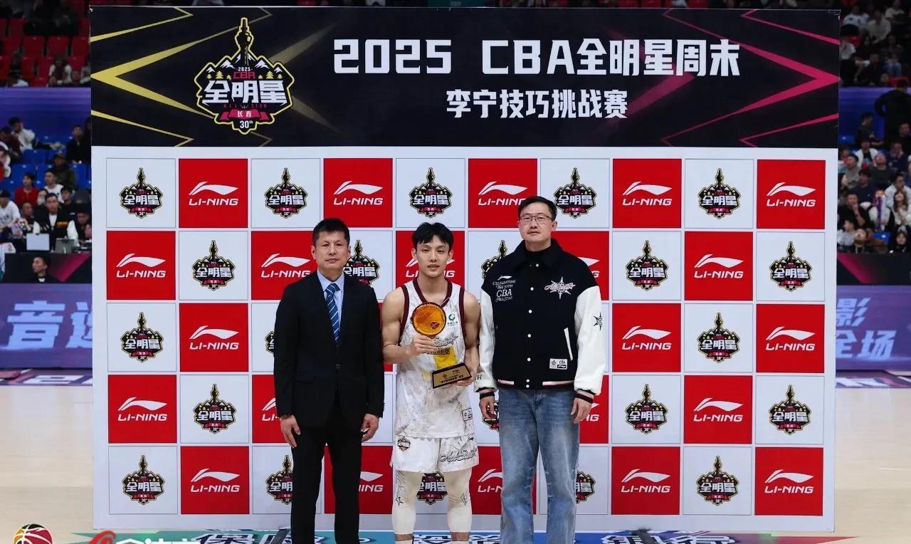 广东男篮的徐杰与胡明轩，堪称联赛中的顶级后卫。球队到了该兑现承诺的时候了，本赛季