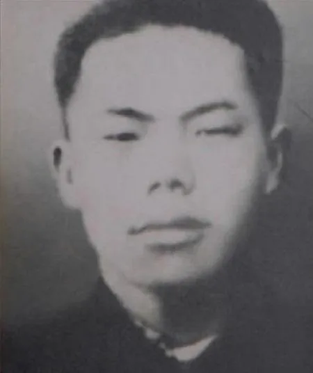 1952年，老秃山阵地上，志愿军正在睡觉，倪祥明因为太激动，睡不着，便出来巡逻。