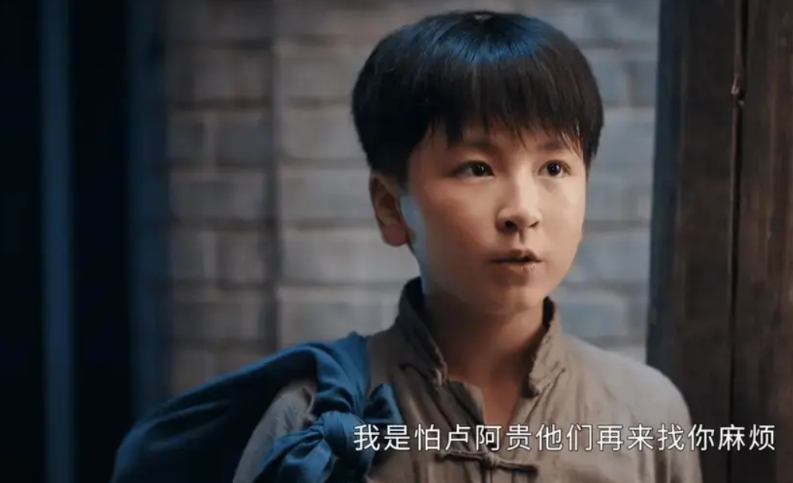 对《灼灼韶华》的编剧有点意见，但编剧的锅别让演员背。
剧中运用了太多现代元素，年