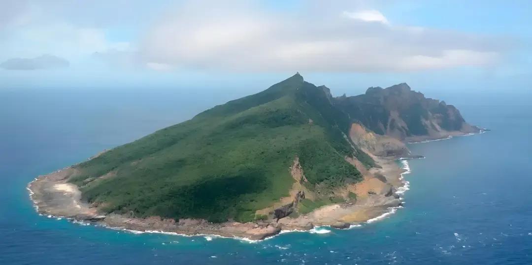 每土必挣，寸土不让！
最近，随着日本四艘渔船强闯我钓鱼岛海域进行非法捕鱼作业，我
