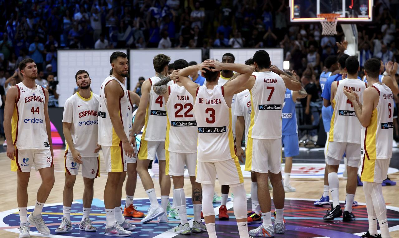 男篮欧锦赛卫冕冠军小组赛出局！字母哥代表希腊选择性出击，NBA垫脚事件后再次扮演