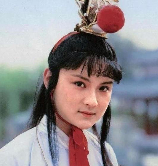 1984年，拍完戏的欧阳奋强回到家，发现了一张邓婕留的纸条，上面写着，让他去宾馆