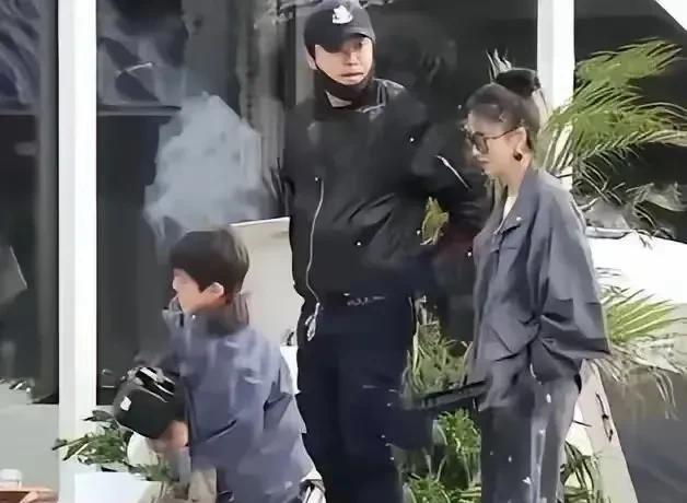 说实话，当年要不是网友“拱火”，我觉得陈思诚和佟丽娅根本不会离婚。
离婚选在5.