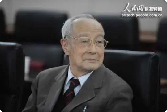 从把咱们自己的稀土送到美国加工，到美国把自己的稀土送给咱们加工，咱们是如何在稀土