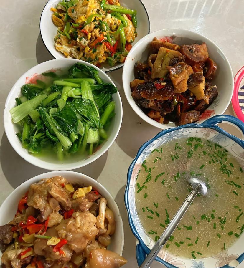 由于没出去上班，婆婆好像嫌弃我了天天就做这菜吃，她是不是暗示我家里吃不起好吃的饭