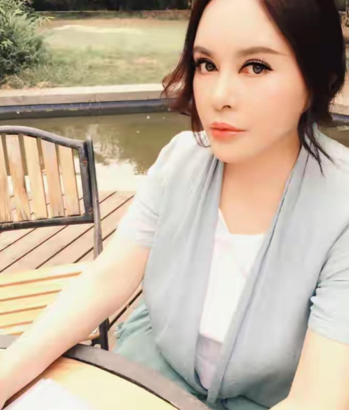 千百惠走了，62岁。她这辈子，有俩遗憾没了却。
8月19号凌晨走的，黄安发了讣告