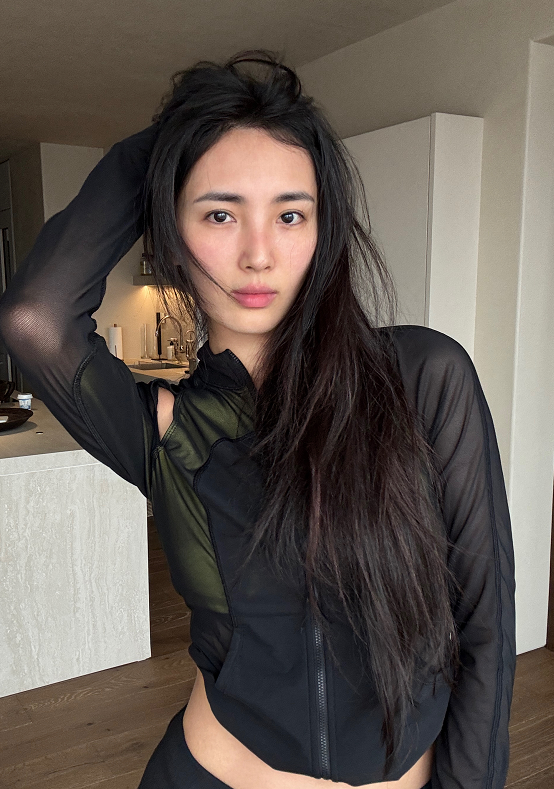 王紫璇的运动风穿搭，喜欢她的状态！