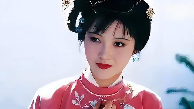 每月二两银子，贾府的姑娘都没问题，为何邢岫烟却说不够用？