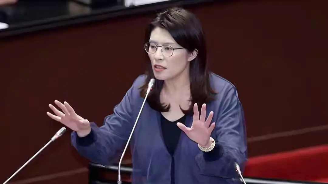 郑丽文喊“我是中国人”，蒋万安硬闯上海，台海主动权悄悄易主了？