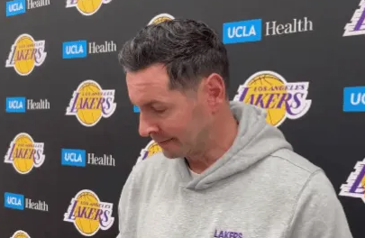 湖人主教练雷迪克在今日接受了采访，谈湖人近期的防守问题。
雷迪克说道：“这是我的