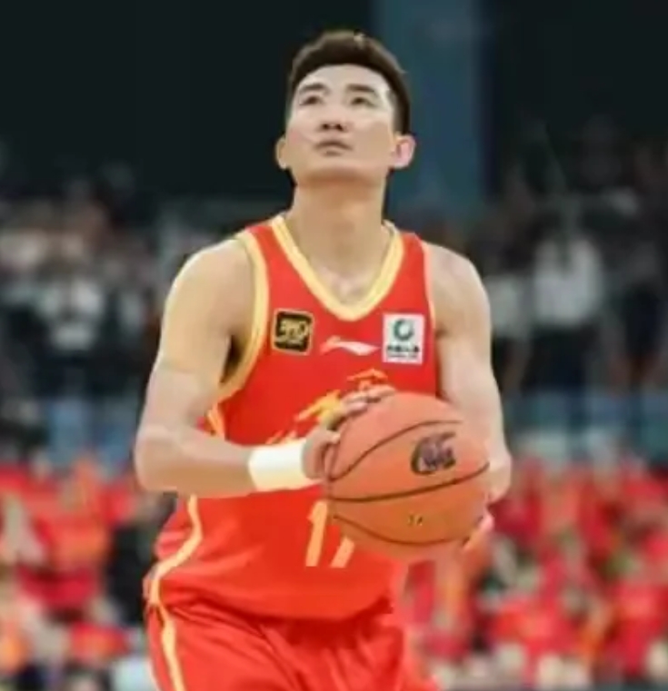 孙铭徽浙江广厦输球的罪人——在昨晚CBA联赛总决赛首场比赛中，浙江广厦主场输给了