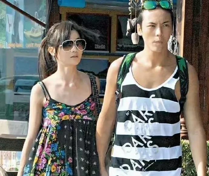 陈伟霆和前女友的合照，两位前女友都挺出名，一个是蔡卓妍阿sa，一个是Angel 