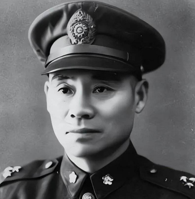 1950年，顾祝同刚坐上飞机，赵龙文手拿文件大声喊道：“不能起飞，不能起飞”，顾