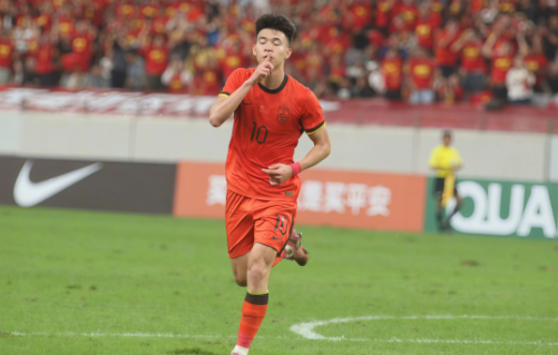 北京时间11月12日，明天的熊猫杯国际邀请赛赛程如下：

第一场：15：30，韩