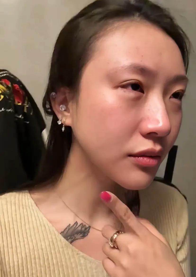 表面恩爱原来真的可装出来
网红“毛子一家”女主玫瑰爆被外国丈夫多次家暴，离婚专场