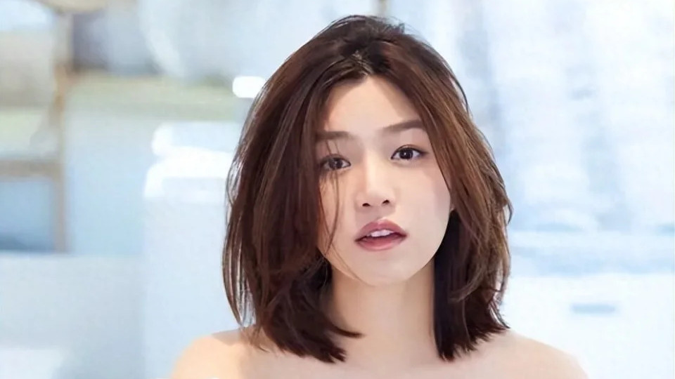 42岁陈妍希和45岁董璇，活成了不一样的自己