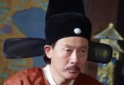 1380年，胡惟庸的儿子坠马而亡，他一怒之下处死了马车夫，却没想到这个做法，让自