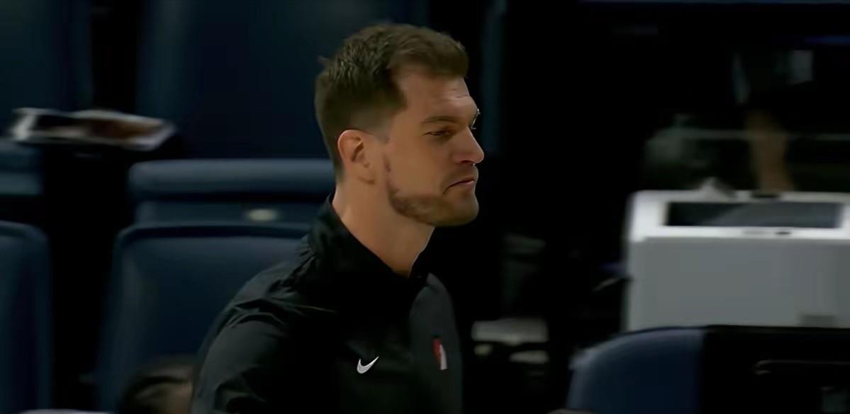 对于杨瀚森，开拓者主帅斯普利特其实心里早就万马喷腾了，只是真的不方便发作而已！正