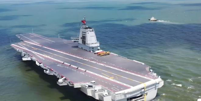 2022年6月17日，在听到中国福建号航母下水消息的时候，有美国记者发出了这样的
