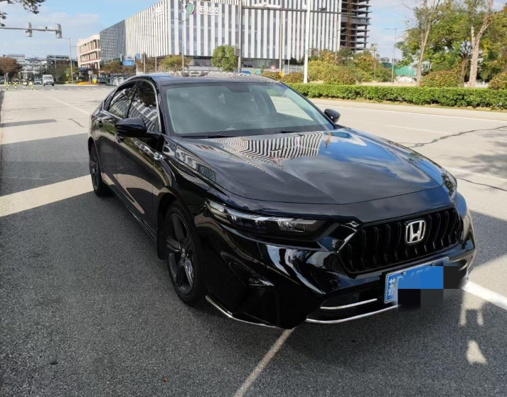 选车
在买英诗派之前开的是大众，因为几个直系亲属已经买了本田，日产，丰田。所以当