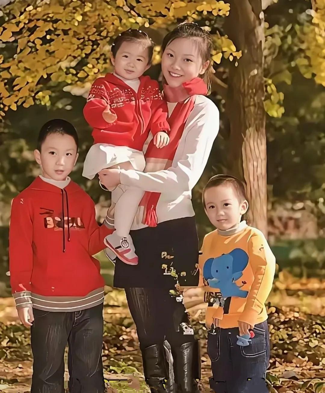 这几个孩子都有张艺谋的影子，可以肯定地说都是老谋子的种。