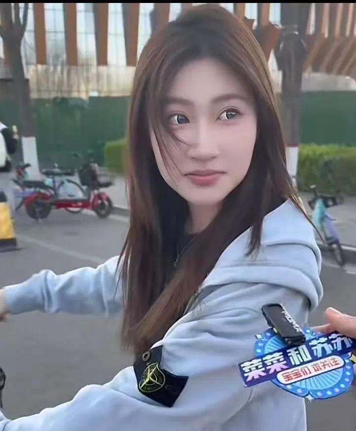 “男朋友没房，你愿意和他结婚吗？”记者随机采访了几个女生，她们的回答让人意想不到