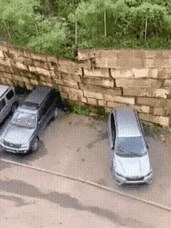 是财产重要，还是生命重要？看似这是一个非常好回答的问题，但是当遇到事的时候，有的