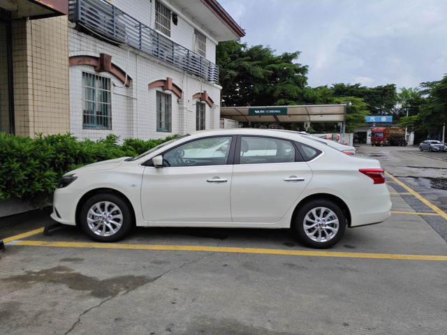 买了日产轩逸经典舒适版的一些小后悔
轩逸经典提车有几天了，开了几百公里高速几百公