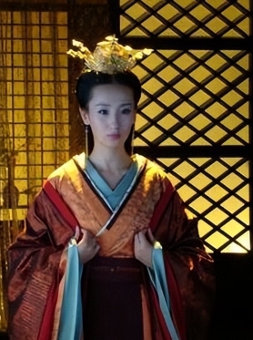 公元前155年，太皇太后薄姬临死之前拉着孙子的手，道：“我放心不下，我走之后，你