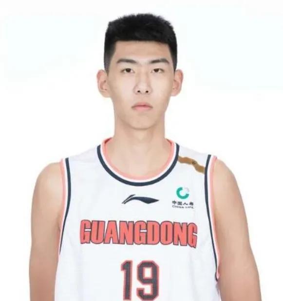 曝: 广东男篮通过交易徐昕得到辽宁男篮张镇麟！