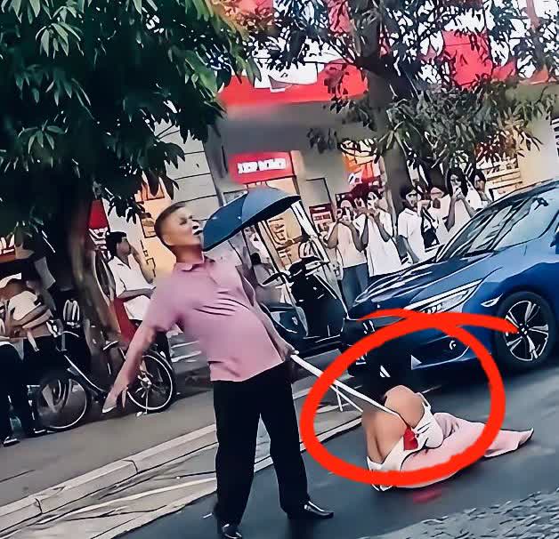 这个女子真悲哀，

觉得自己老公又老又丑，

非要出去找小鲜肉，

